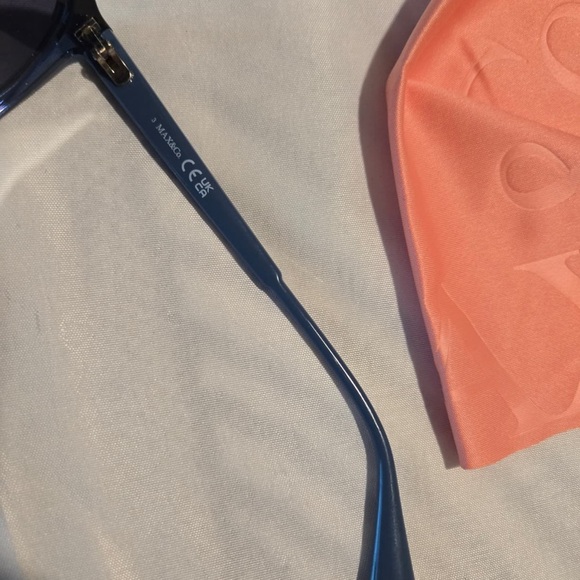 MAX&CO SUNWEAR
MO0084 87W - SHINY TURQUOISE / SHINY LIGHT BLUE Size: 55:18:140MM - Picture 9 of 11